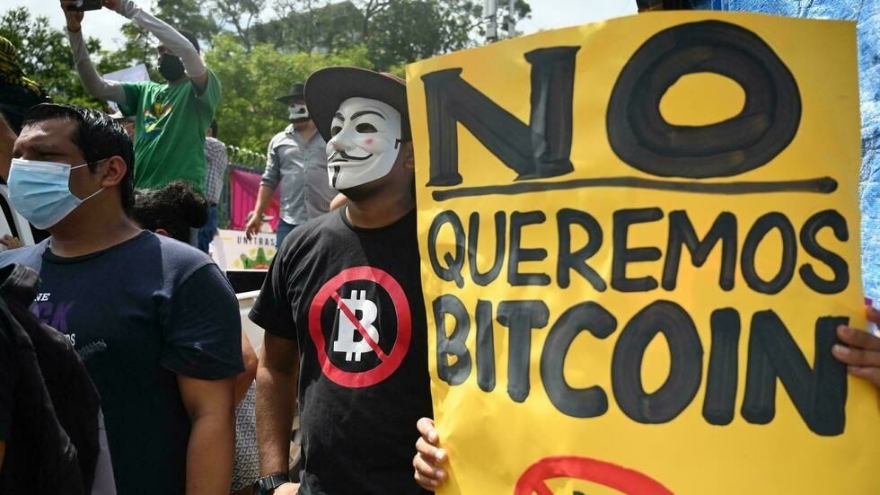El Salvador adoptará el bitcóin como moneda en medio de un fuerte escepticismo