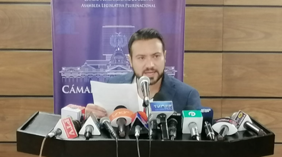 Diputado de CC denuncia que las empresas públicas adeudan al BCB Bs 36 mil millones