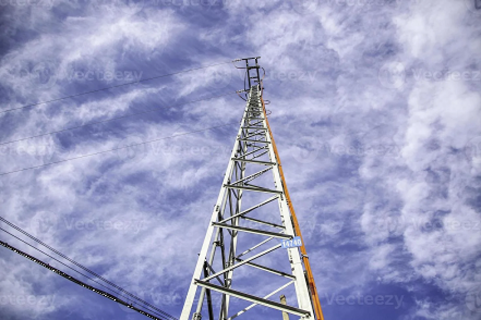 Falla en el Sistema Interconectado Nacional provoca corte de energía eléctrica en el sur del país