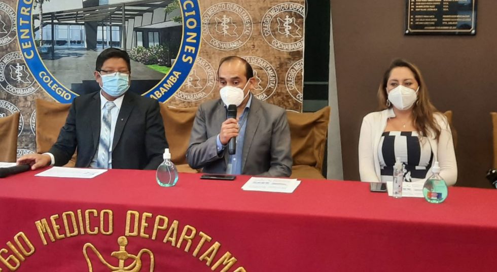 Cochabamba: Médicos presentan estudio que revela la situación de anticuerpos en personal de salud 