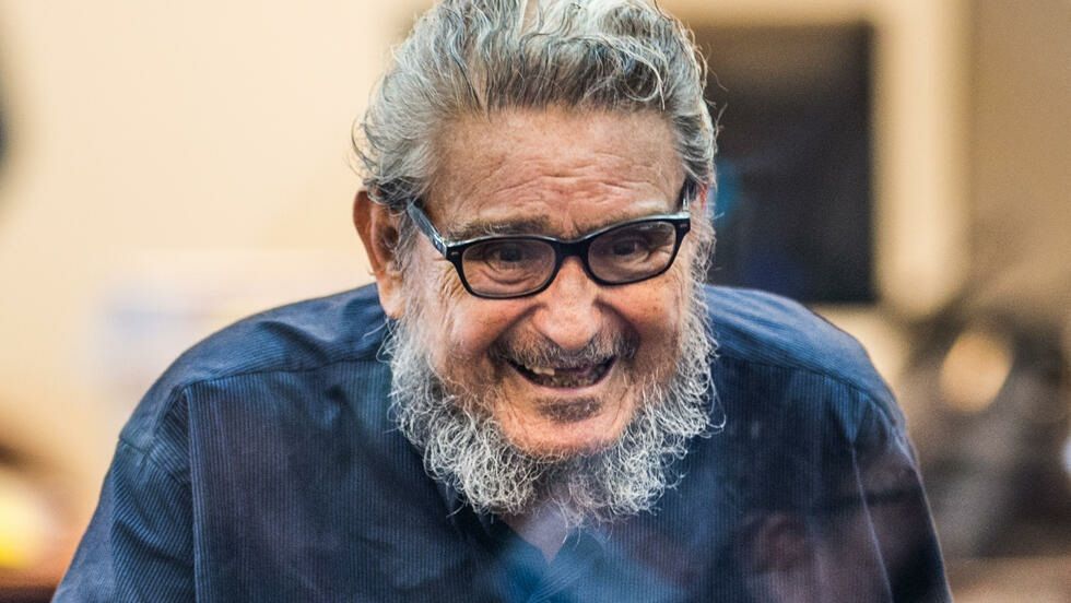 Muere en prisión en Perú el fundador de Sendero Luminoso, Abimael Guzmán