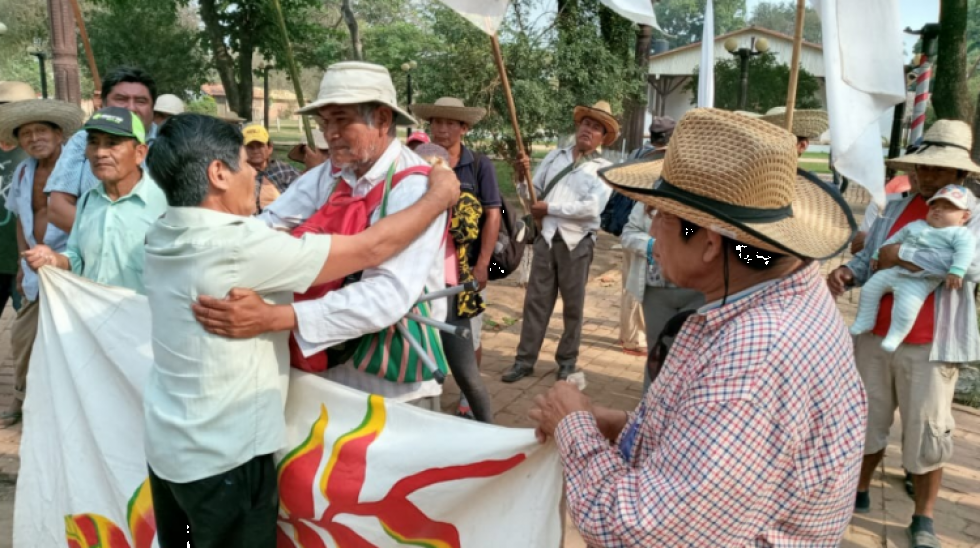 Marcha indígena: Queremos enseñar a nuestros hijos a trabajar la tierra, no venderla por plata