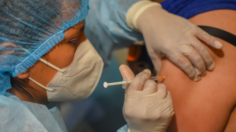 La Paz: Proyectan cuarta ola para octubre y Defensoría insta al Gobierno reforzar medidas de protección