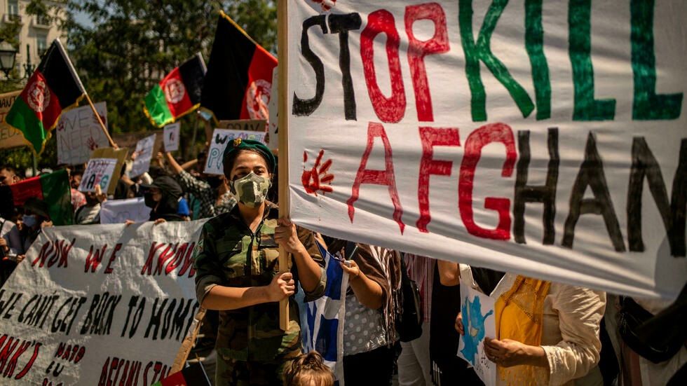 Incertidumbre y marginación, la doble condena de los afganos en Atenas