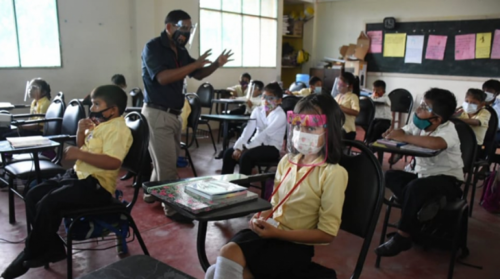 Piden incluir psicólogos en retorno a clases a colegios para prevenir la violencia escolar