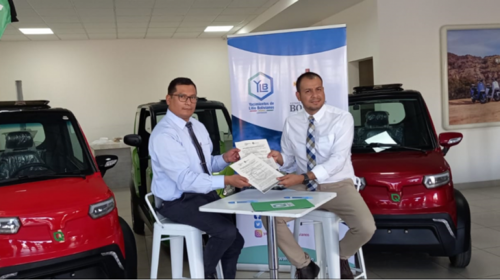 Quantum Motors recibe la primera batería de litio fabricada en Bolivia por YLB