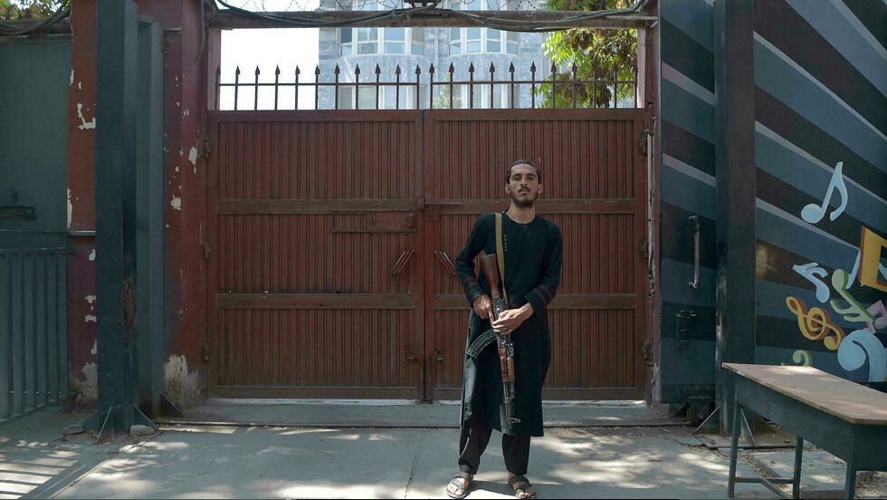 Músicos en Kabul, inconsolables al haber tenido que abandonar sus instrumentos