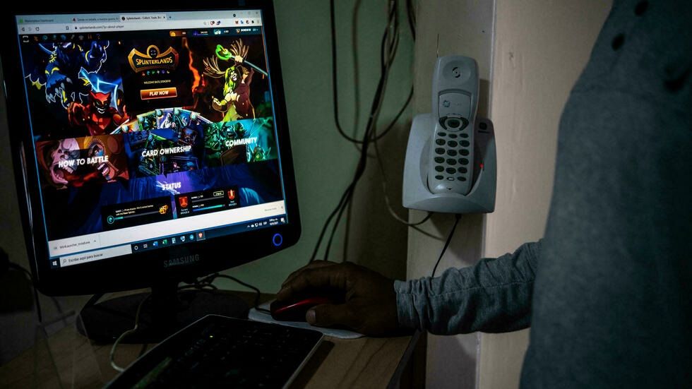 De policía a jardinero virtual: juegos NFT ganan adeptos en Venezuela