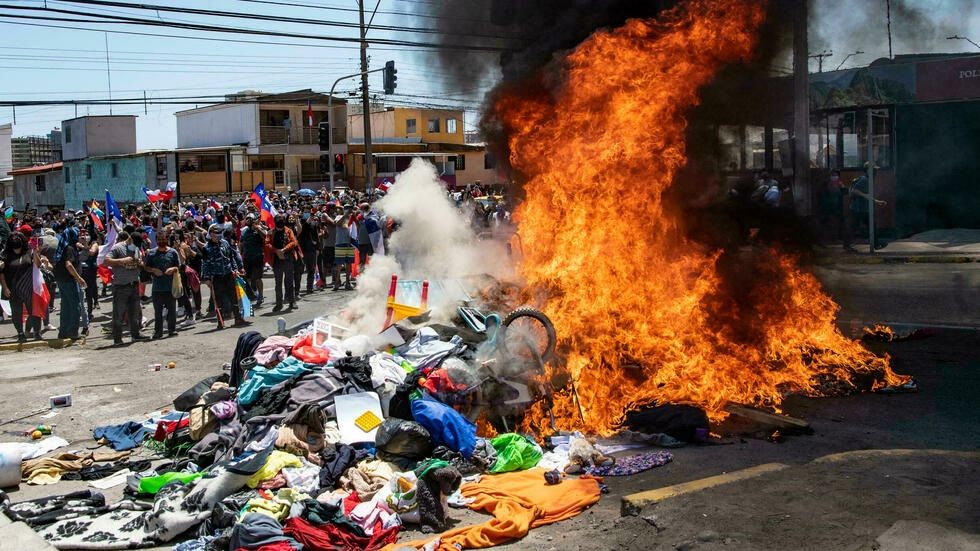 Fiscalía chilena ordena investigación por violenta protesta contra migrantes en Iquique