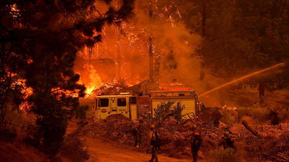 California combate el fuego con fuego para proteger sus gigantes secuoyas