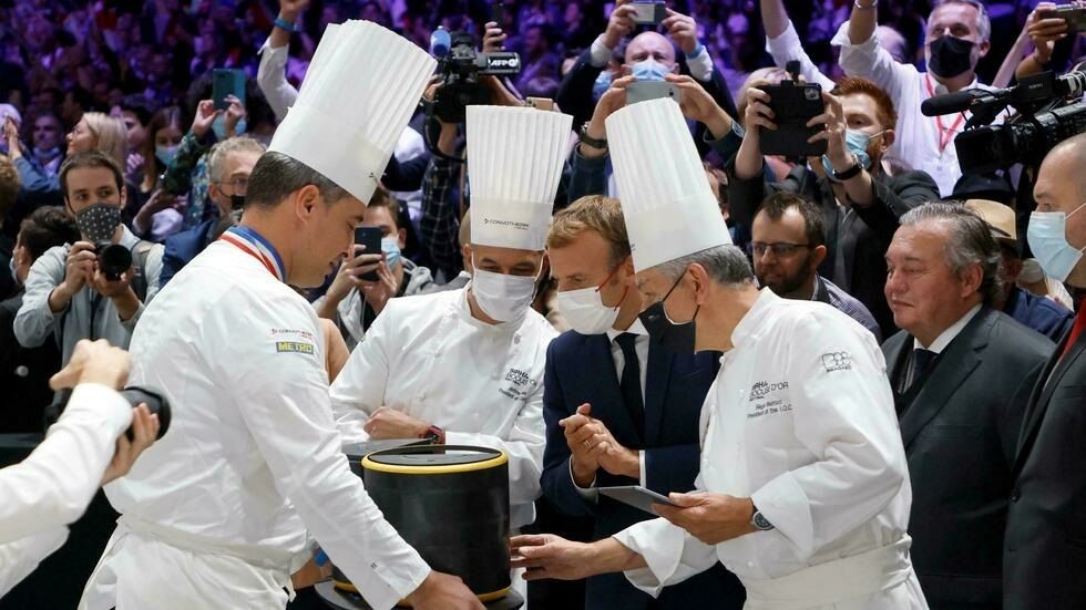 Lanzan un huevo contra el presidente francés en un congreso de hostelería