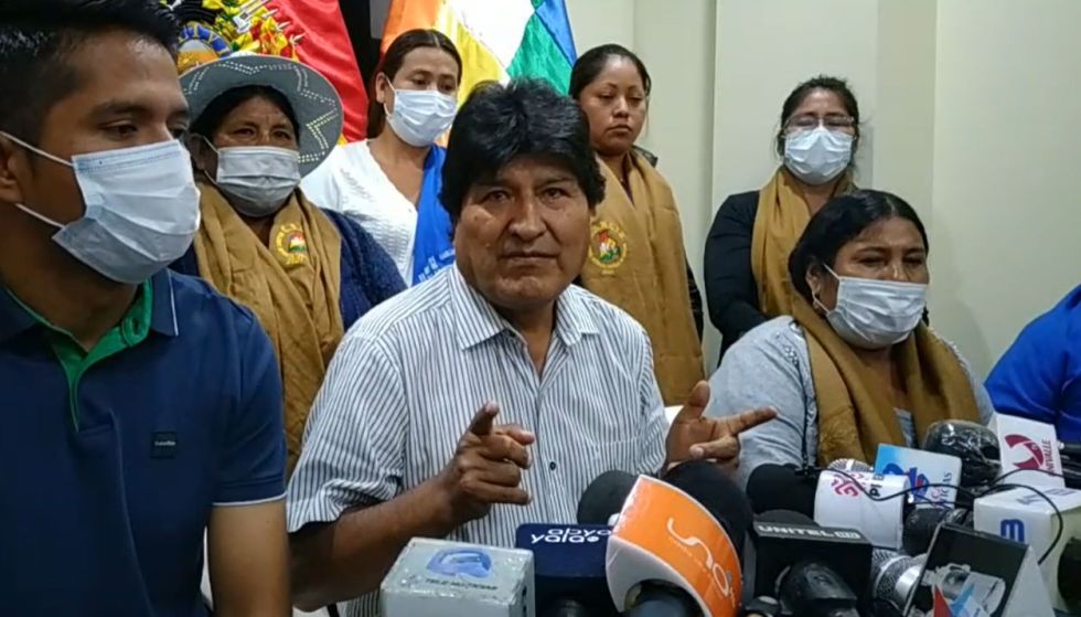 Trópico de Cochabamba plantea concentración o marcha de Caracollo a La Paz como desagravio a la wiphala