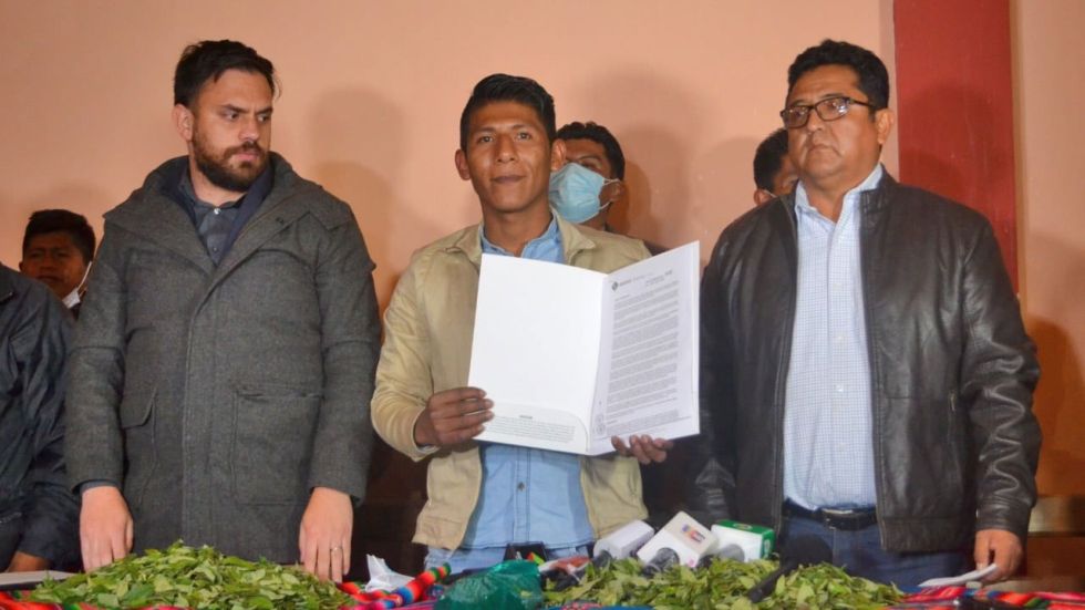 Alanez reconoce que fue error recibir a ministros en Adepcoca