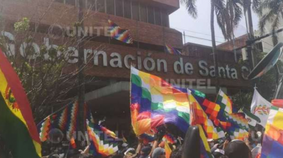 Defensoría pide a la gobernación cruceña evitar la confrontación y lo convoca a concertar