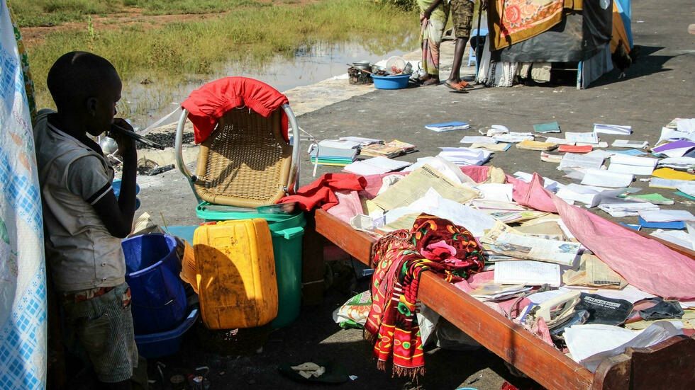 Los sursudaneses imploran ayuda anegados por las aguas y en la miseria