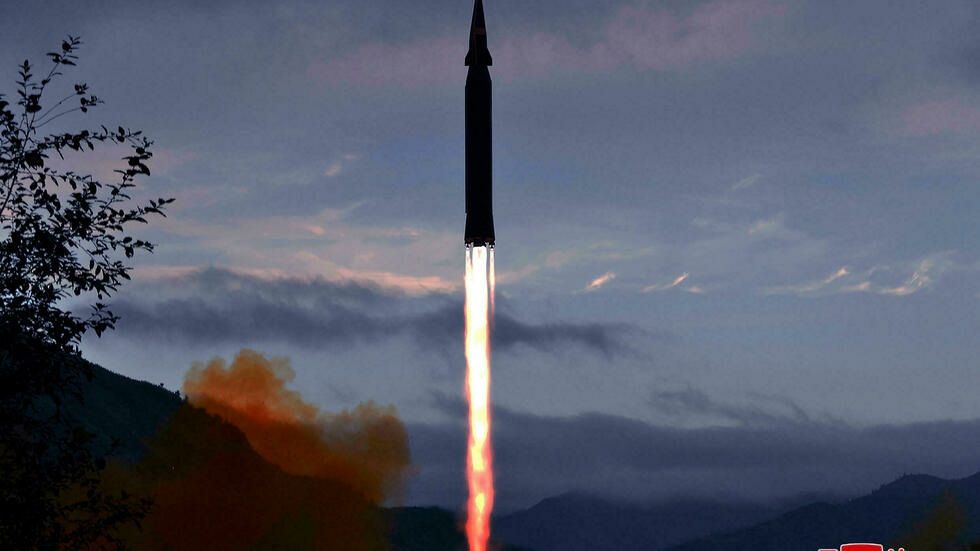 ¿Qué se sabe del misil "hipersónico" de Corea del Norte?