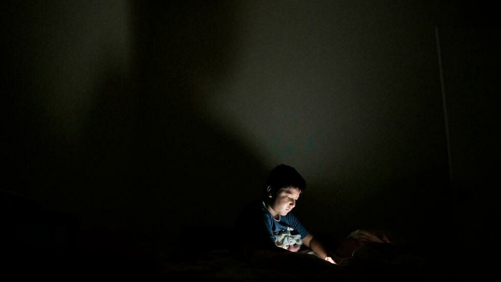 "En la boca del lobo", desde los 13 años los niños son tratados en internet como adultos