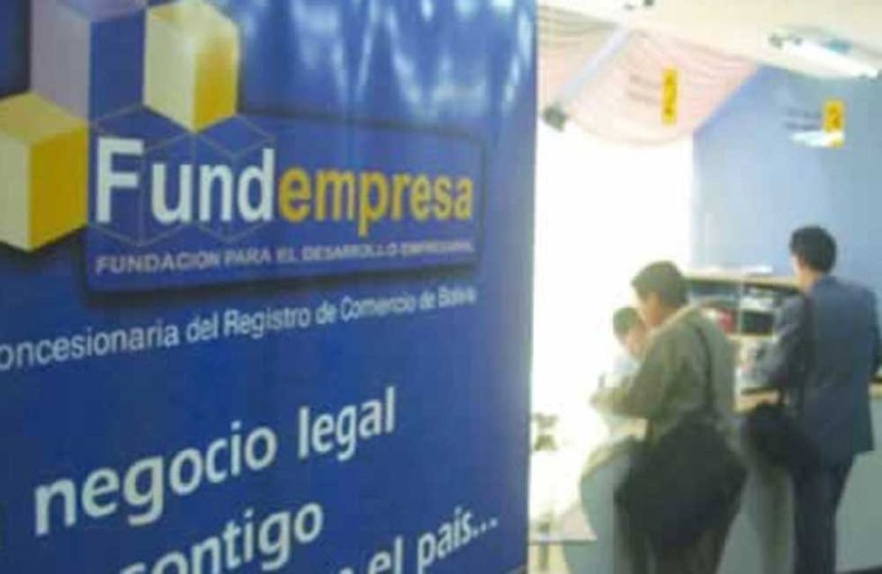 El Gobierno afirma que el registro de comercio continuará vigente en el país