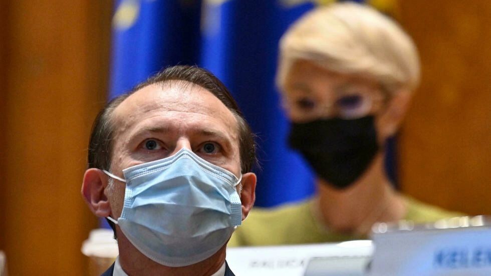 El gobierno liberal de Rumania cae por una moción de censura en el Parlamento
