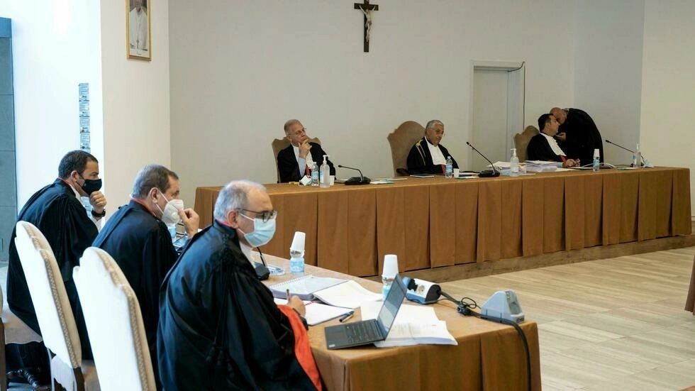 Se reanuda el juicio en el Vaticano contra un cardenal acusado de malversación