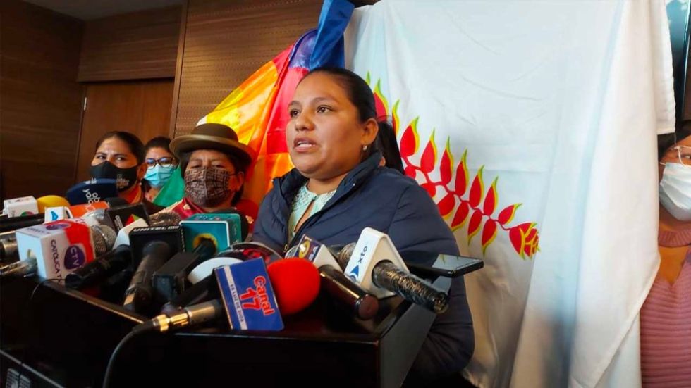 El MAS presenta proyecto de ley para reconocer la wiphala y patujú