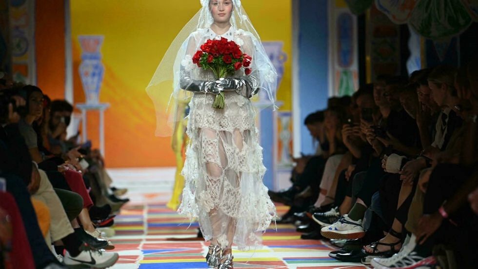 El británico Ifeanyi Okwuadi, gran premio de la moda del festival de Hyères