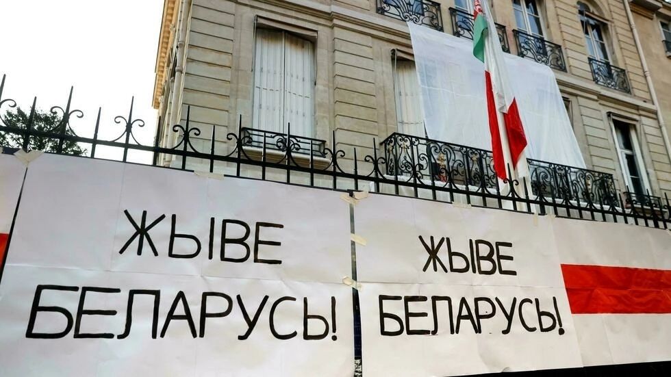 Bielorrusia llama a su embajador en Francia tras la partida de Minsk de su homólogo francés