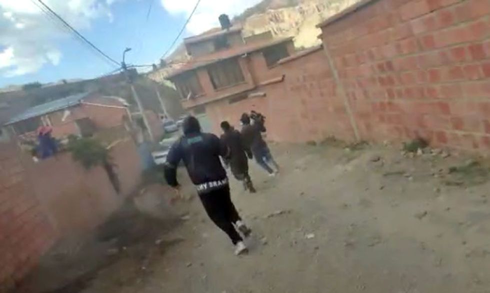 Policía interviene velorio para investigar la muerte de una mujer; hubo resistencia