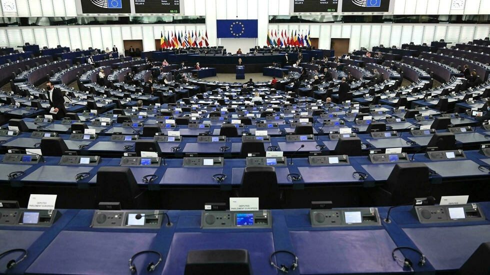 Eurodiputados piden metas vinculantes en reducción del uso de pesticidas