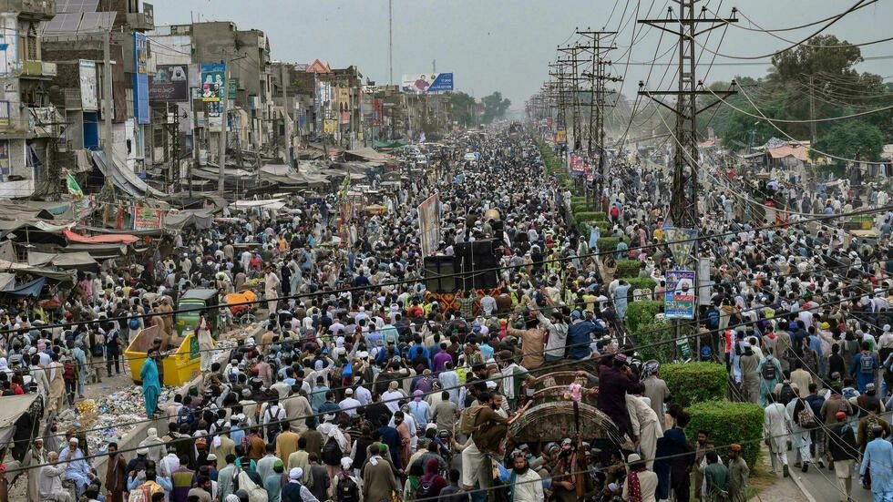 Reportan enfrentamientos mortales en Pakistán durante la manifestación de un partido prohibido