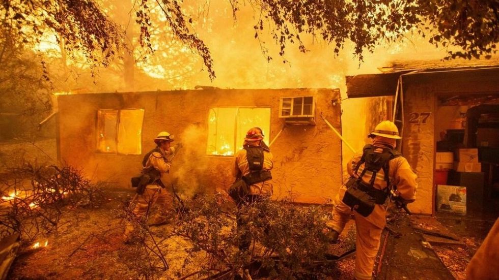 En California, los incendios forestales ya dejan "migrantes climáticos"