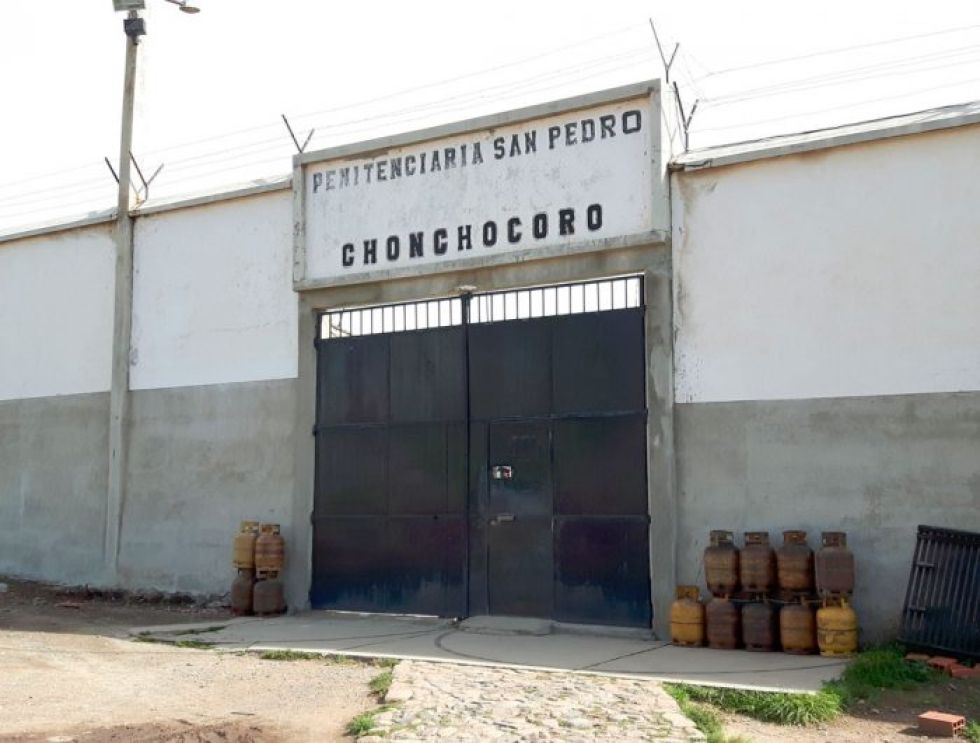 Juez dicta detención preventiva para policía implicado en la muerte de un reo en Chonchocoro
