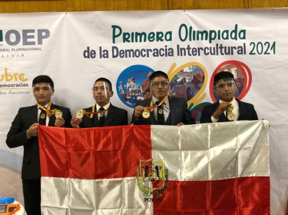 Estudiantes del Colegio Juan Manuel Calero son los campeones de la Olimpiada de la Democracia Intercultural