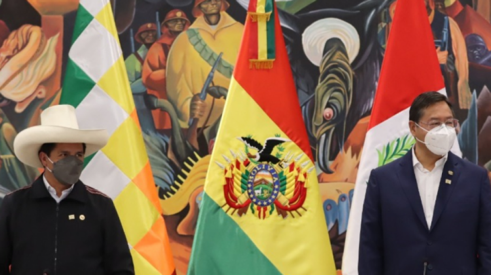 Bolivia y Perú acuerdan luchar contra el crimen, venta de gas y manejo integrado del Titicaca