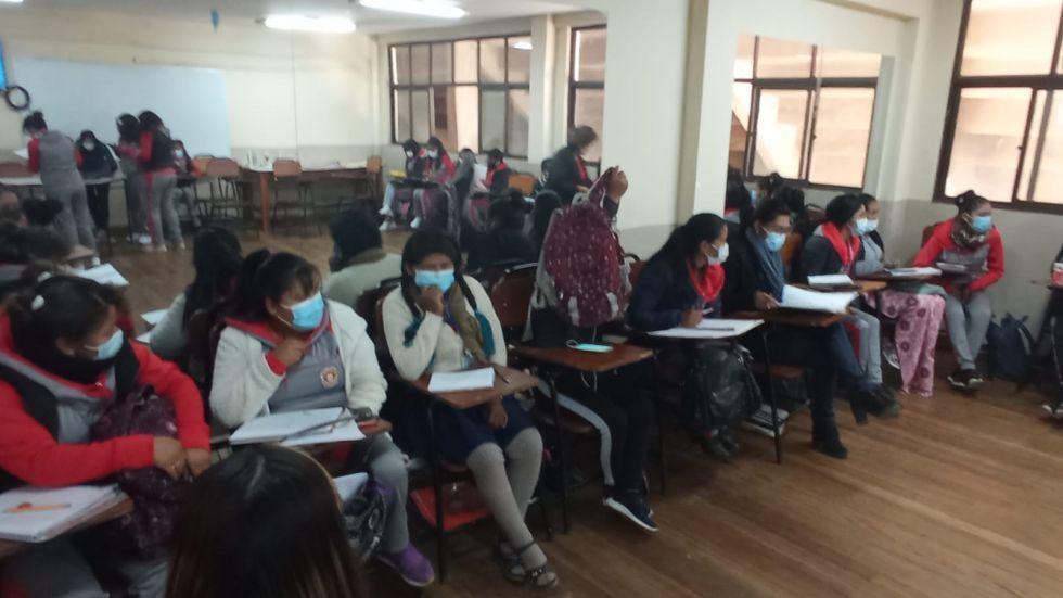 Esfmea cumple un mes de retorno a clases presenciales