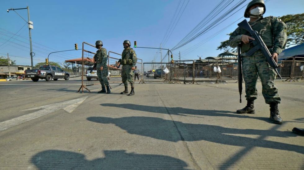 Guardia y reo heridos tras un tiroteo en una cárcel de Ecuador escenario de una masacre reciente