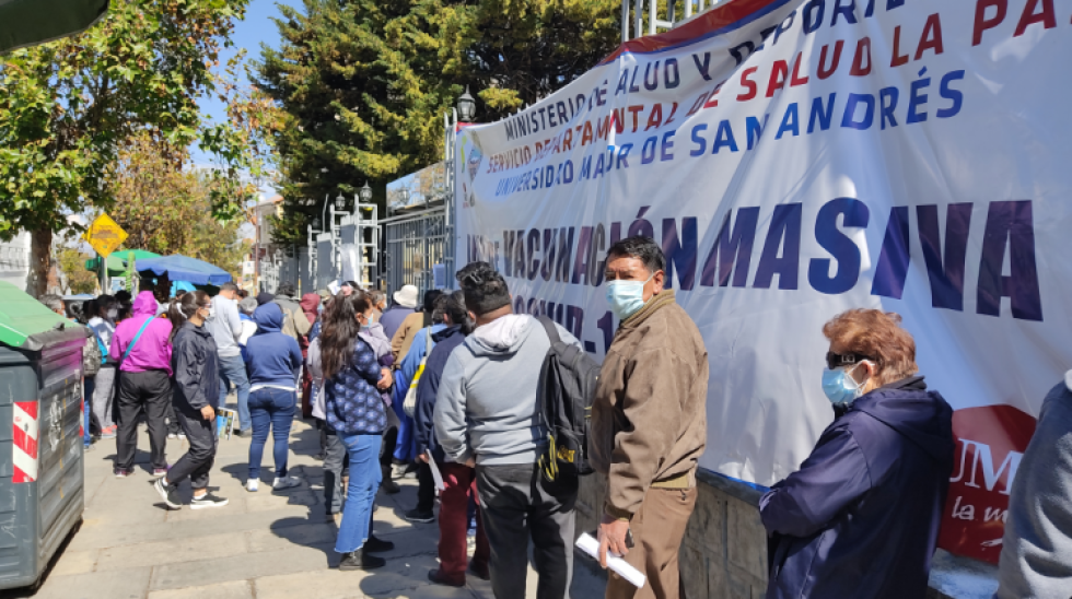 En nueve meses sólo el 54% de la población vacunable recibió el esquema completo antiCovid