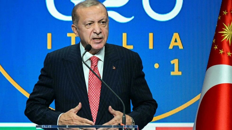 Turquía inicia un proceso judicial contra 30 internautas por mensajes sobre la salud de Erdogan