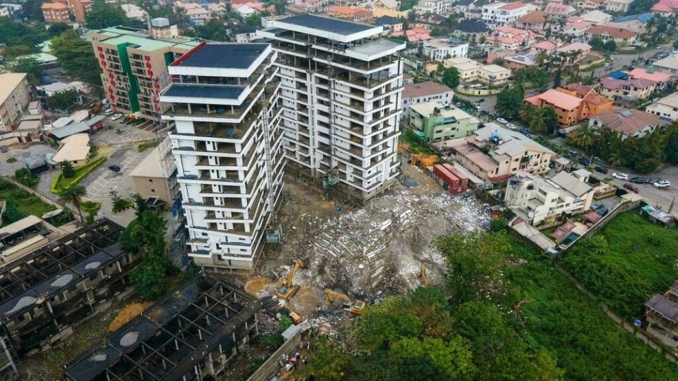 Sube a 36 el balance de muertos por el derrumbe de un rascacielos en Lagos