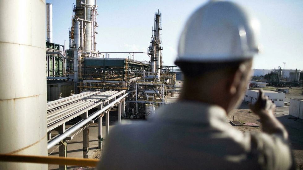 Reportan que hay dos muertos y dos desaparecidos en un accidente en una plataforma petrolera en alta mar en Libia