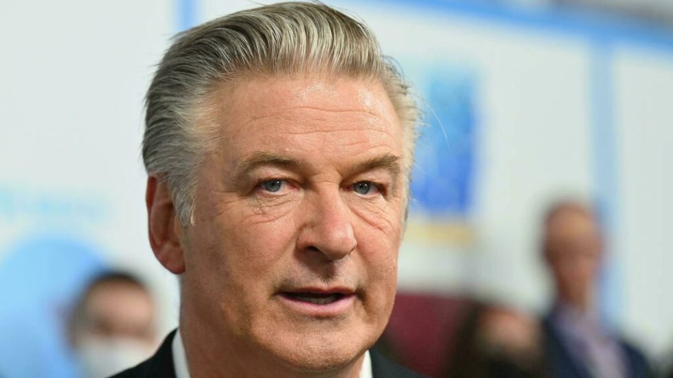 Alec Baldwin es demandado por el tiroteo fatal de 'Rust'