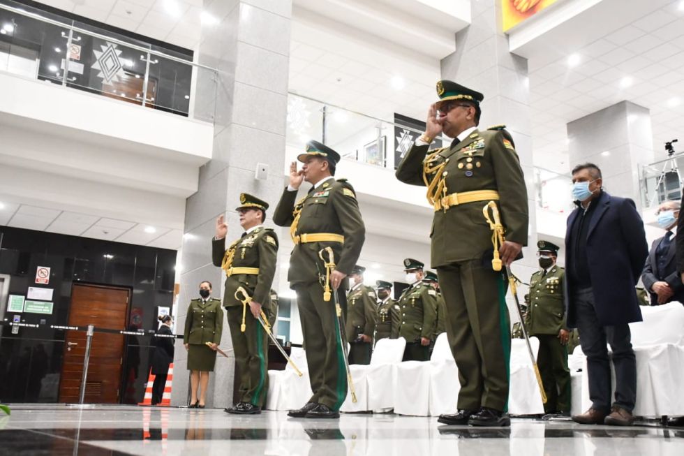 Ascienden tres nuevos generales de la Policía y Arce les encomienda defender la democracia
