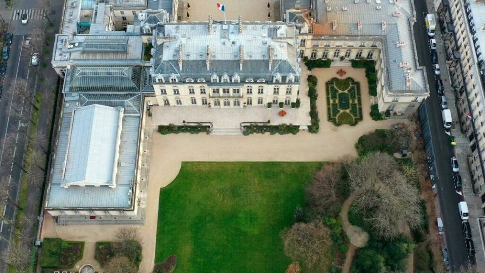 Investigan una presunta violación en el palacio presidencial francés