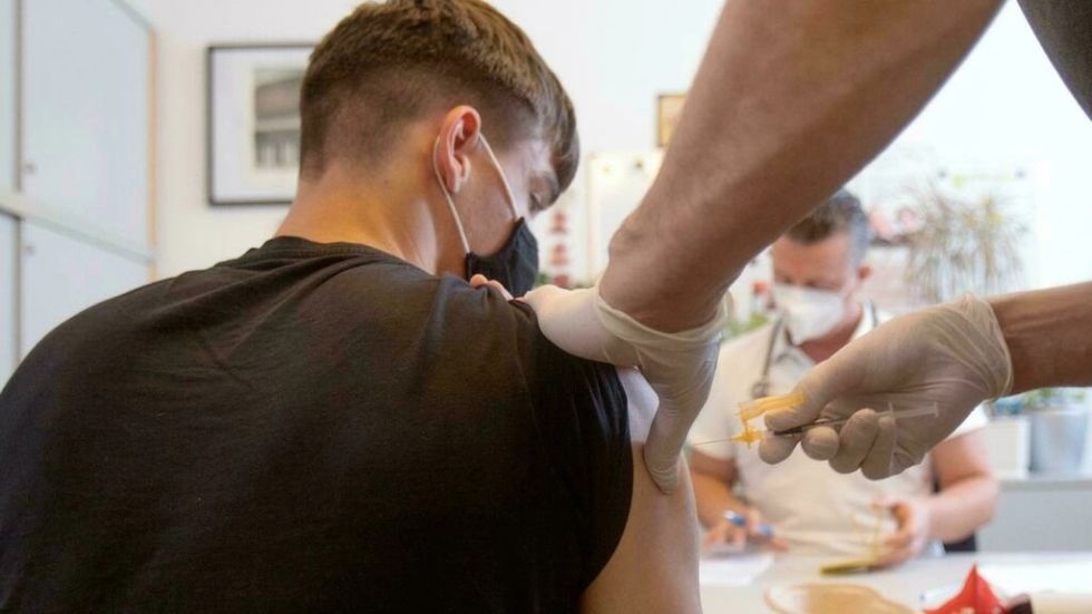 Austria prevé aprobar el confinamiento de personas no vacunadas contra el covid
