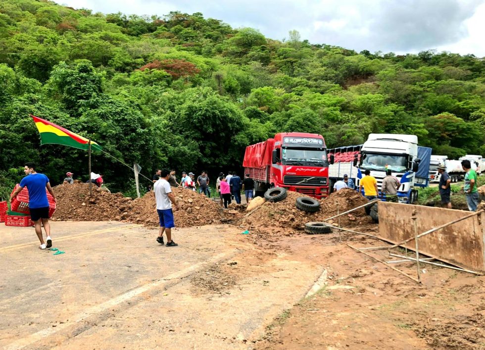 La ANH advierte desabastecimiento de combustible en Santa Cruz por bloqueos