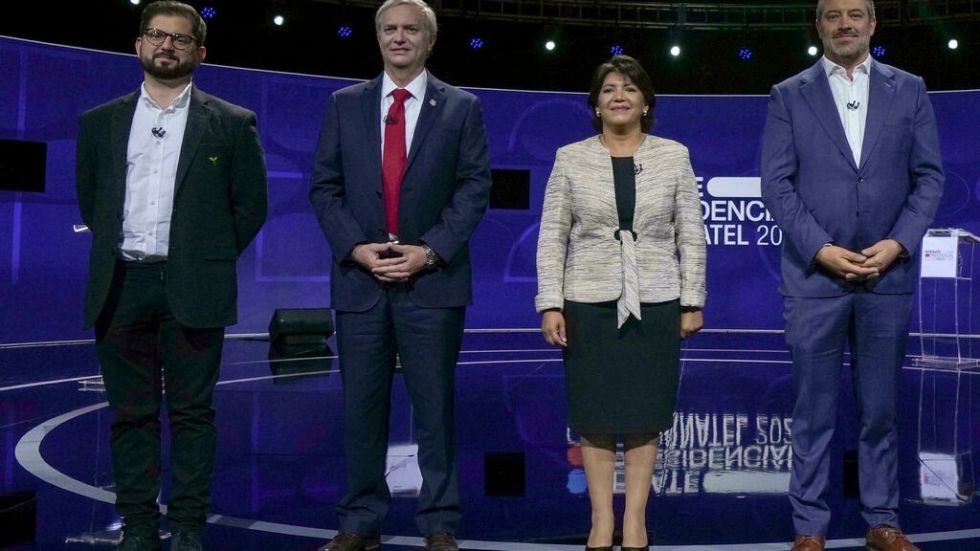 Orgullo o indiferencia: los aspirantes a la presidencia de Chile ante una nueva Constitución