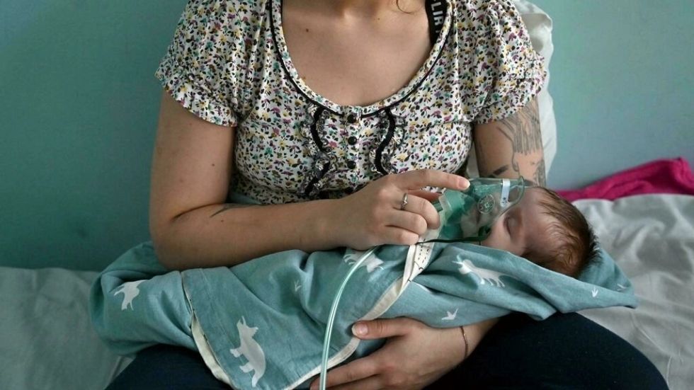 La nueva ola de covid-19 en Ucrania ataca más a los niños y niñas