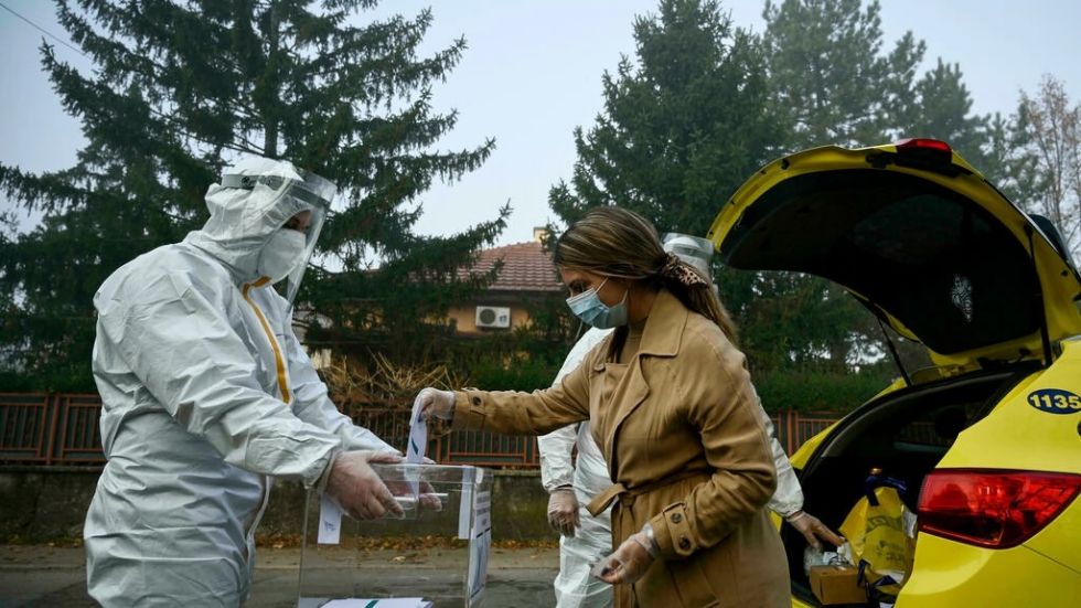 Bulgaria elige presidente con la esperanza de superar crisis política