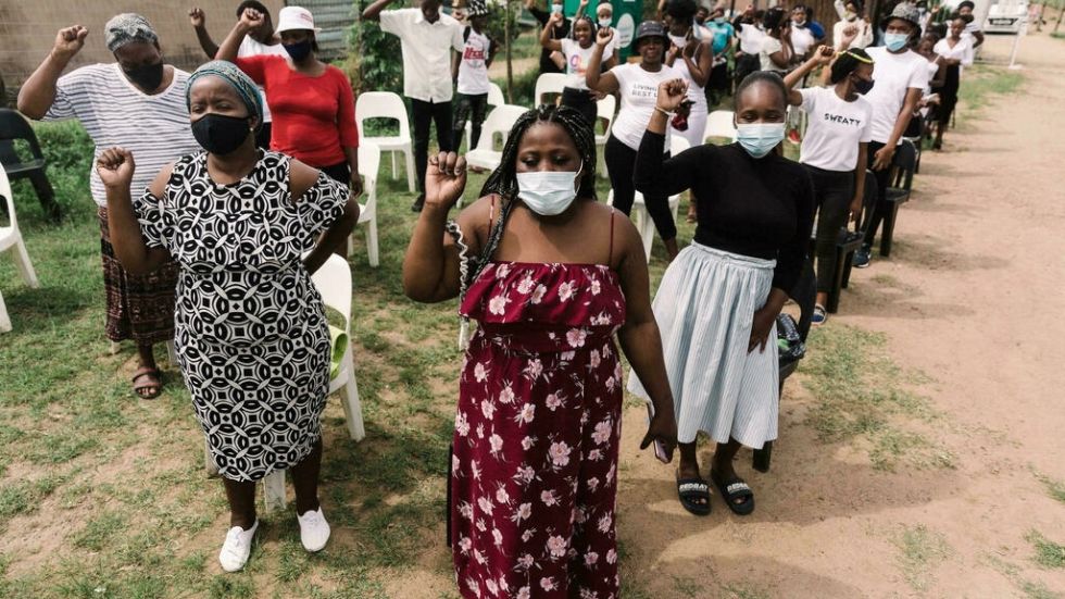 Europa se cierra para protegerse de variante del covid-19 detectada en Sudáfrica