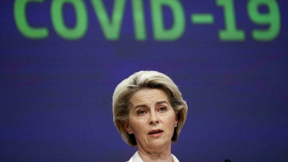 La jefa de la Comisión Europea dice que es hora de debatir sobre vacunación anticovid obligatoria